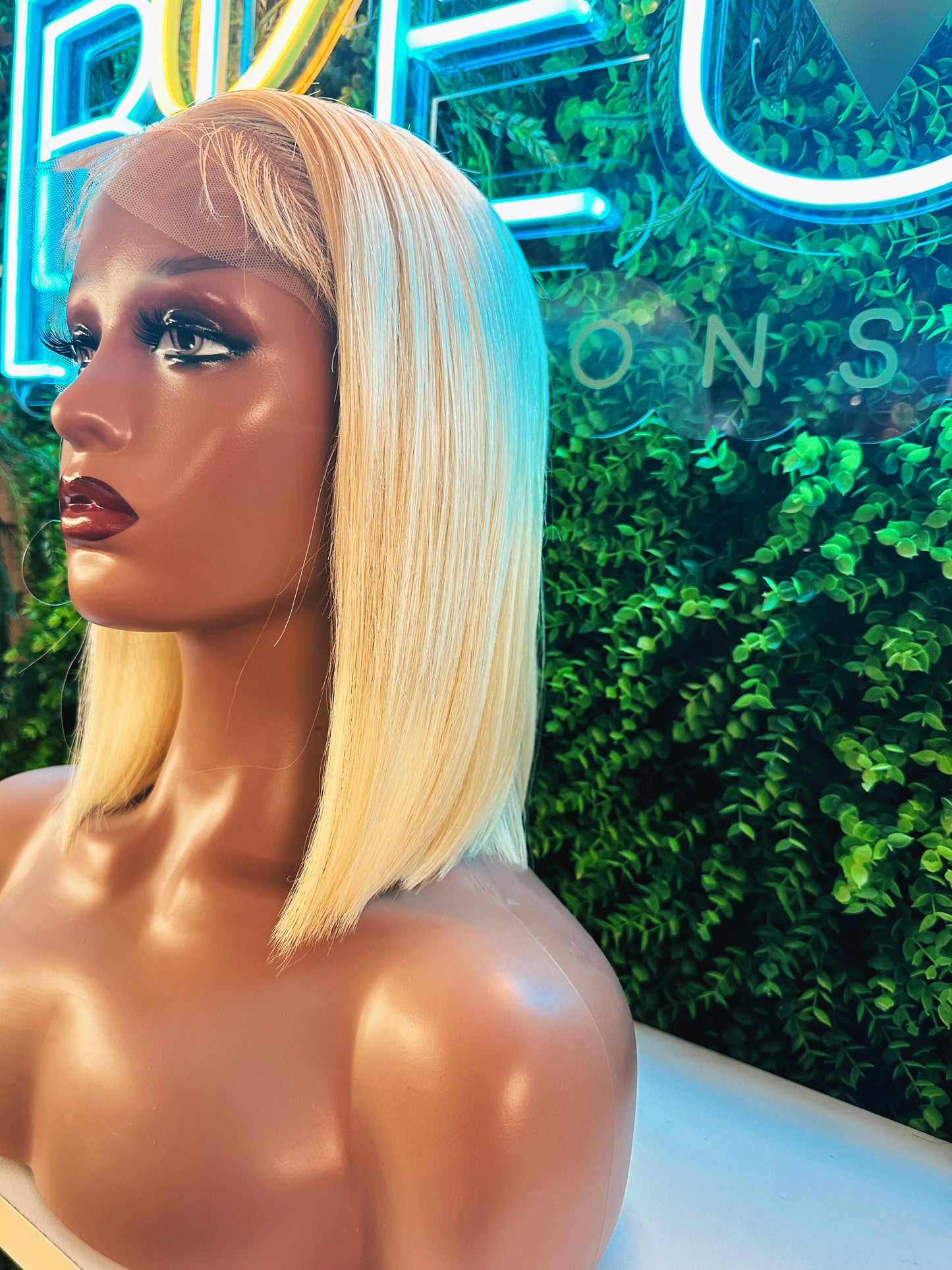 RICHIE- 12 inch blonde bob